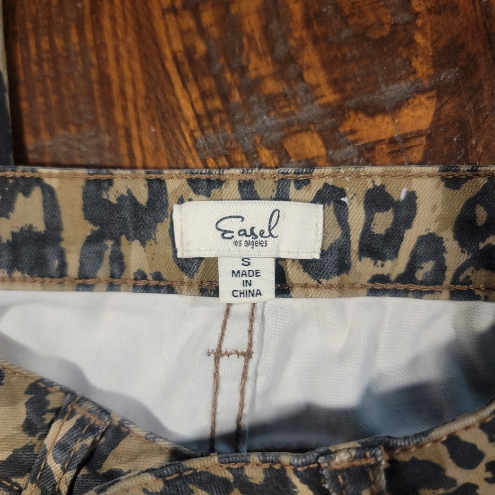 Easel Women's Leopard Print Distressed Skinny Ankle Jeans Size Small - Picture 7 of 8